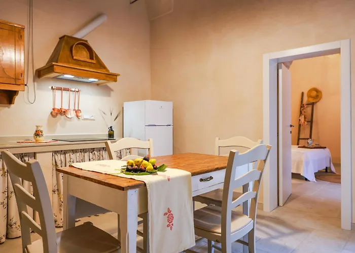 Corte Degli Angeli - Typical Salento Bed & Breakfast 3*